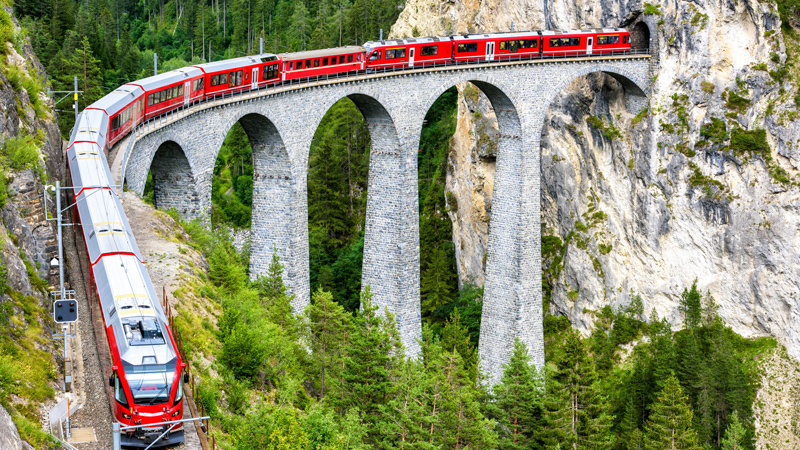 Alperna med Bernina Expressen 8 dagar